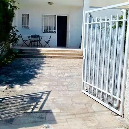 Anna Villa